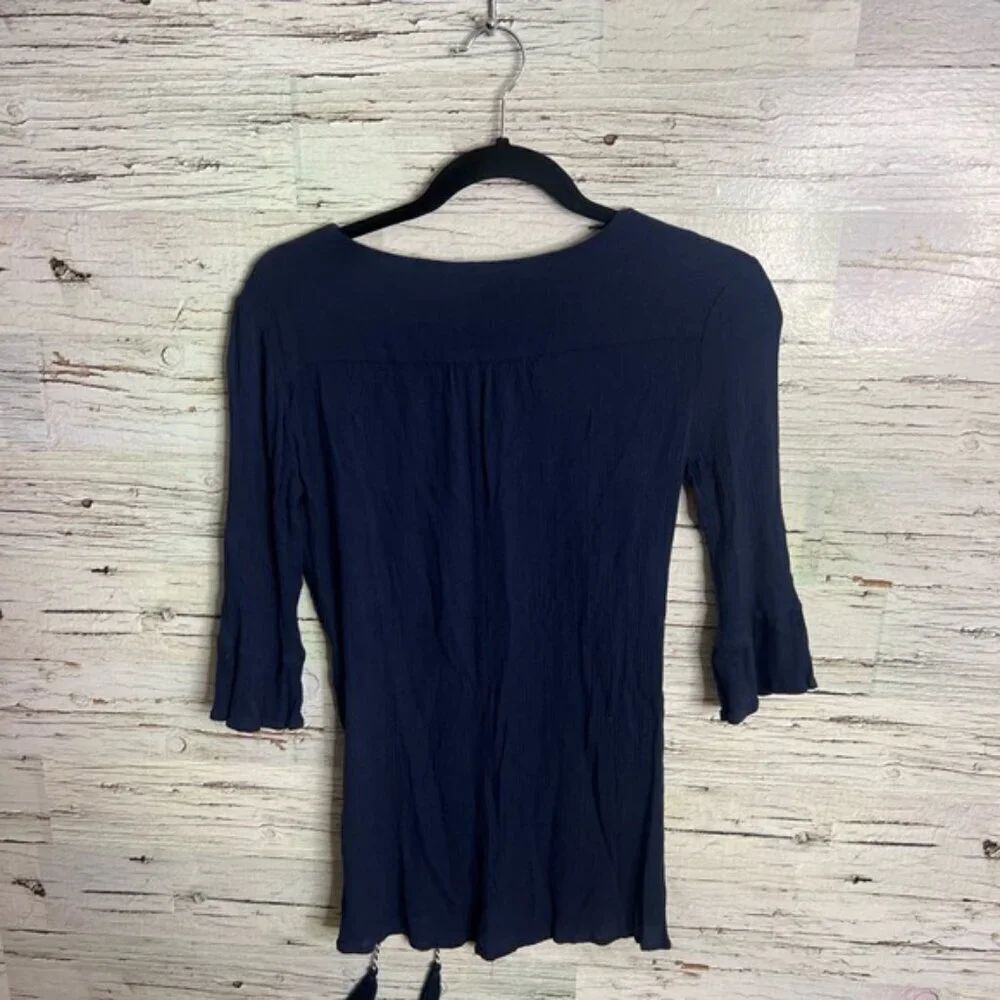Molly Bracken Navy Blouse with Lace Detail size xs - Picture 7 of 7
